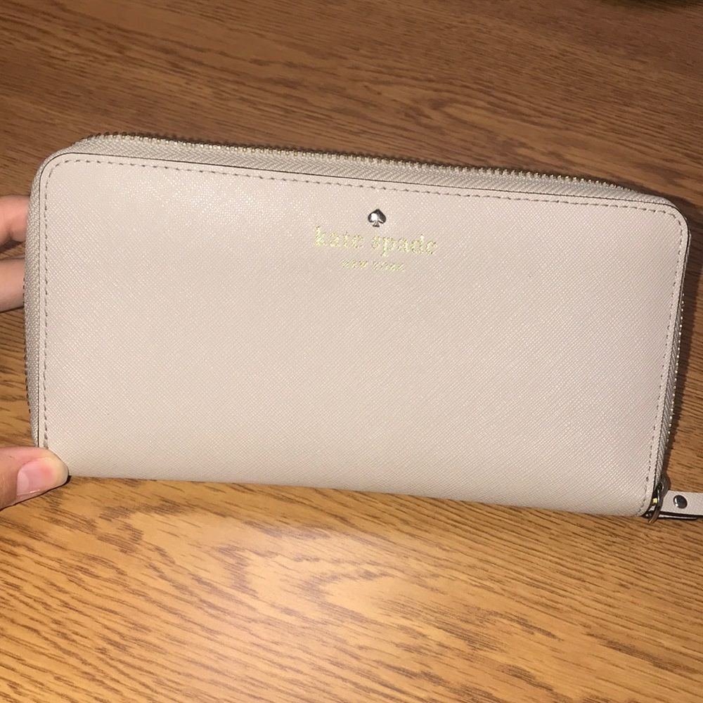 KATE SPADE wallet.. great condition